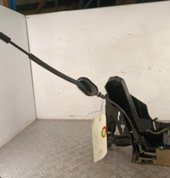 Serrure avant gauche FORD FIESTA 5