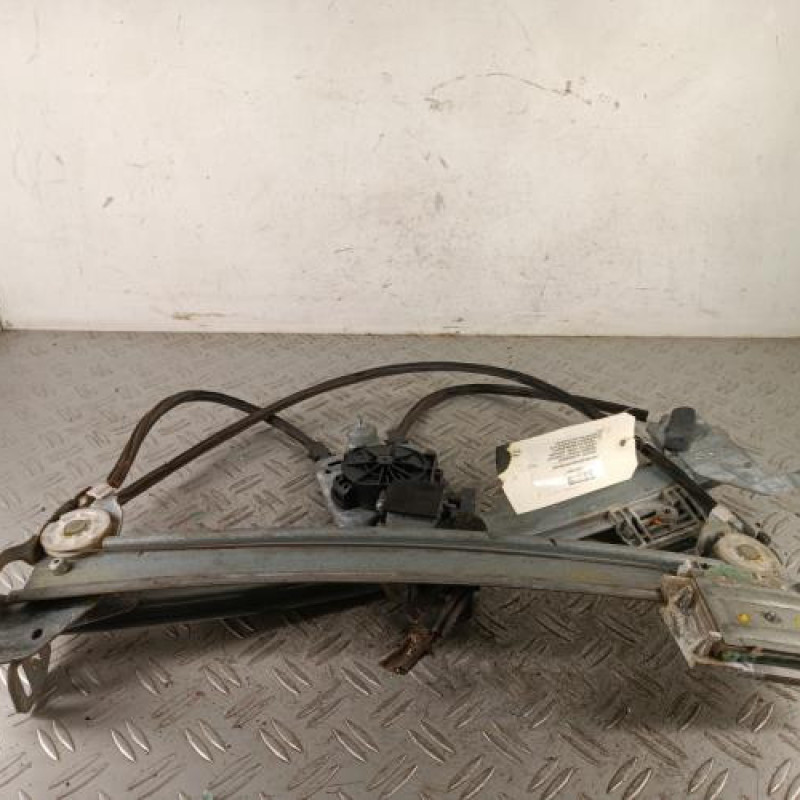 Leve vitre electrique avant gauche RENAULT MEGANE 2