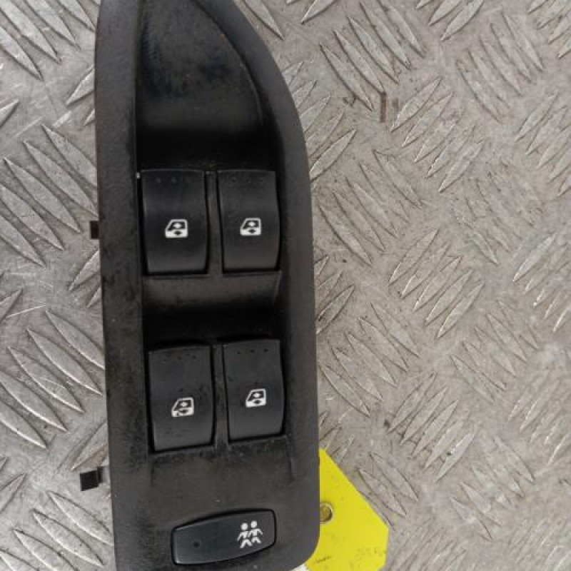 Interrupteur de leve vitre avant gauche RENAULT LAGUNA 2