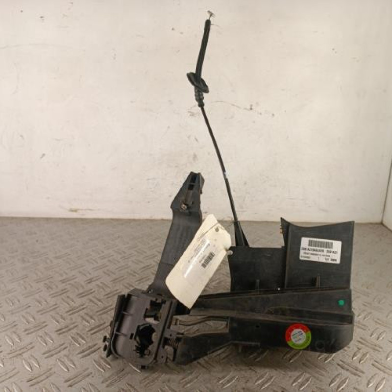 Serrure avant droit FORD FIESTA 5