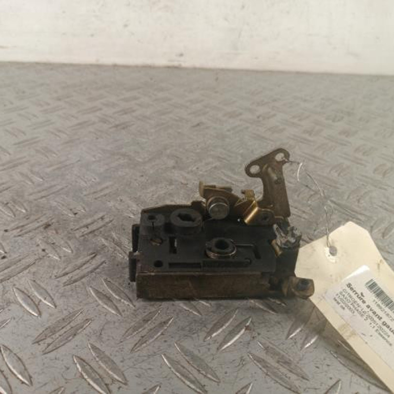 Serrure avant gauche CITROEN SAXO