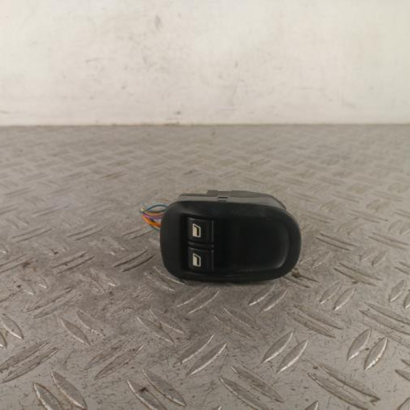 Interrupteur de leve vitre avant gauche PEUGEOT 206