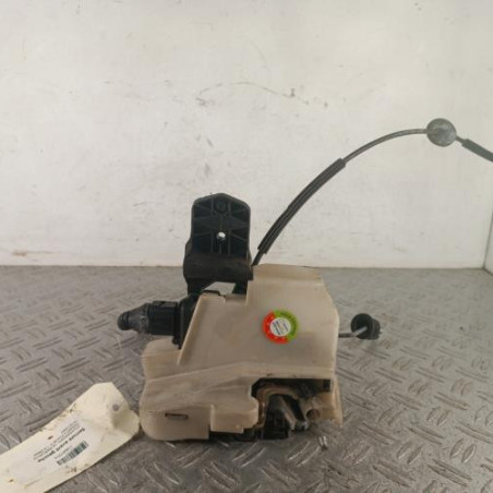 Serrure avant gauche VOLKSWAGEN PASSAT 4