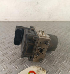 Bloc ABS (freins anti-blocage) VOLKSWAGEN PASSAT 4 Photo n°1