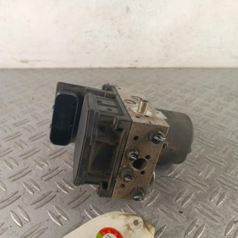 Bloc ABS (freins anti-blocage) VOLKSWAGEN PASSAT 4