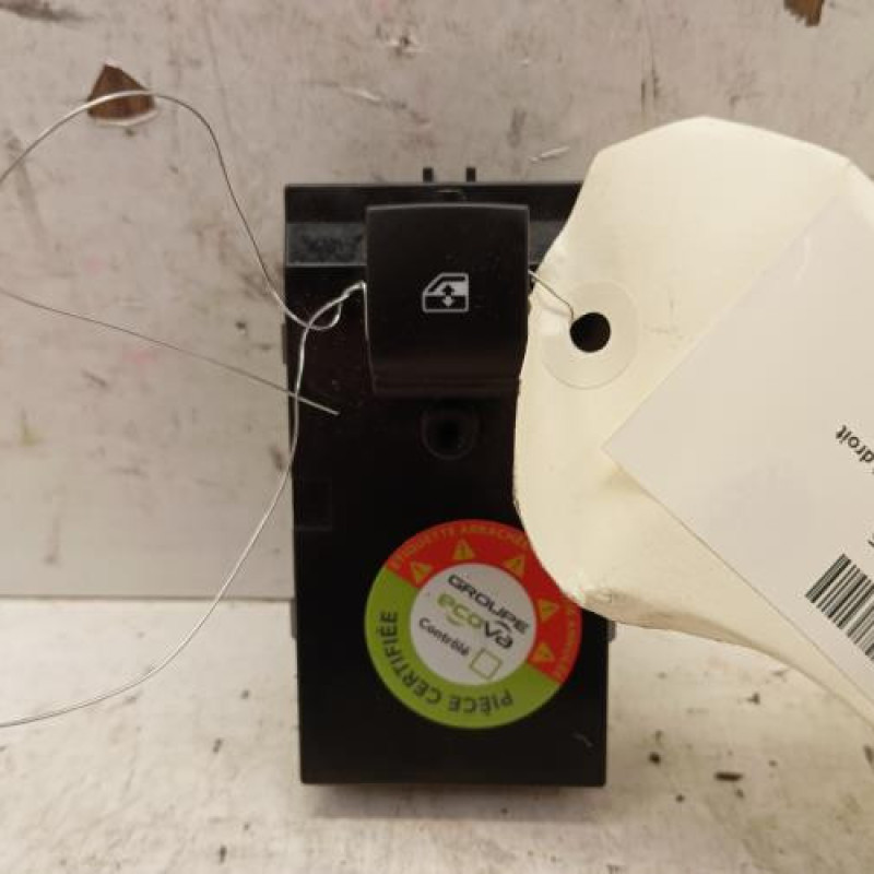 Interrupteur de leve vitre avant droit OPEL ASTRA K