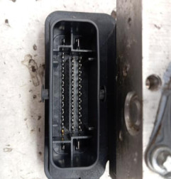 Bloc ABS (freins anti-blocage) VOLKSWAGEN POLO 5 Photo n°3