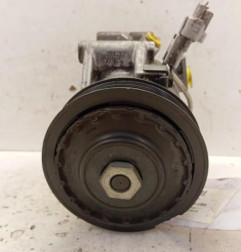 Compresseur clim TOYOTA YARIS 3 Photo n°1