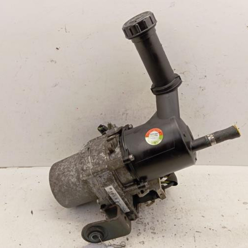 Pompe de direction PEUGEOT 3008 1