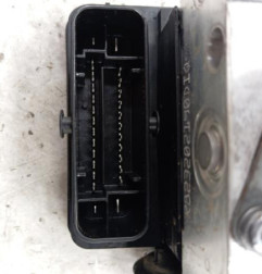 Bloc ABS (freins anti-blocage) VOLKSWAGEN UP Photo n°3