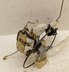 Serrure avant gauche TOYOTA YARIS 1 Photo n°1