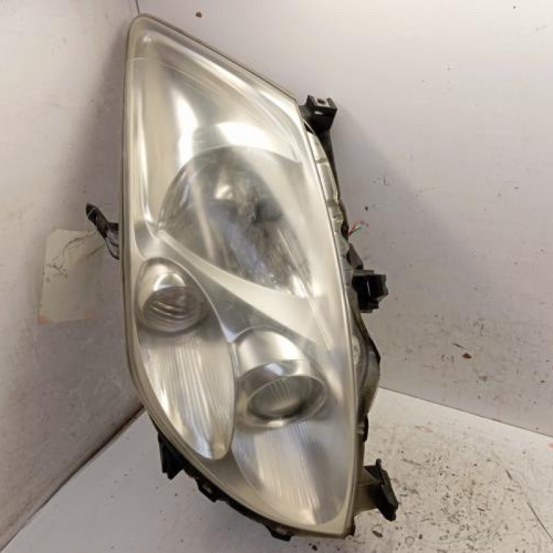 Optique avant principal gauche (feux)(phare) TOYOTA AURIS 1