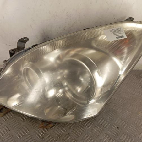 Optique avant principal gauche (feux)(phare) TOYOTA COROLLA VERSO 2 Photo n°1