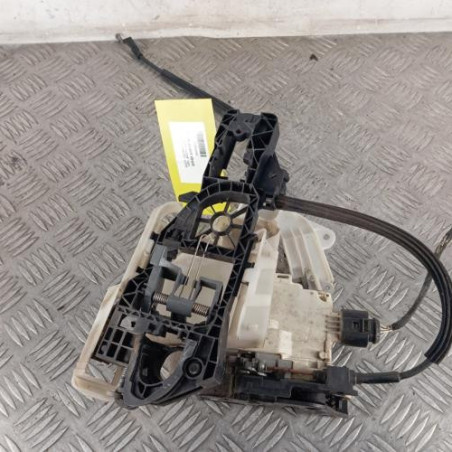 Serrure avant droit VOLKSWAGEN PASSAT 5