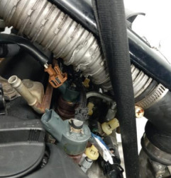 Moteur TOYOTA YARIS VERSO Photo n°7