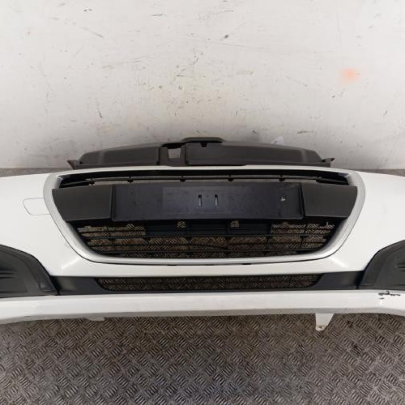 Pare choc avant PEUGEOT 208 1