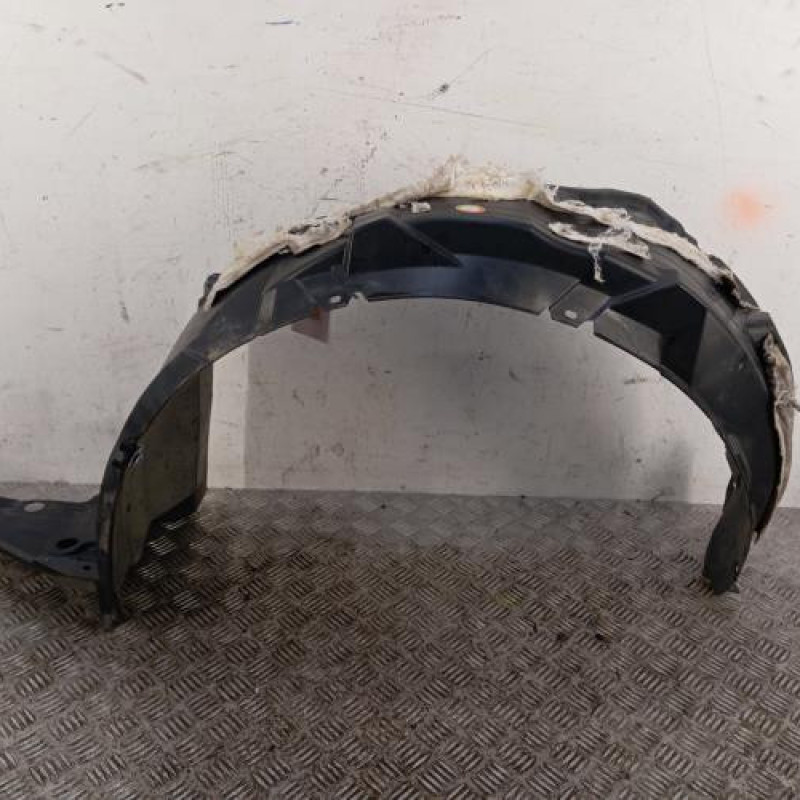 Pare boue avant gauche TOYOTA AURIS 1