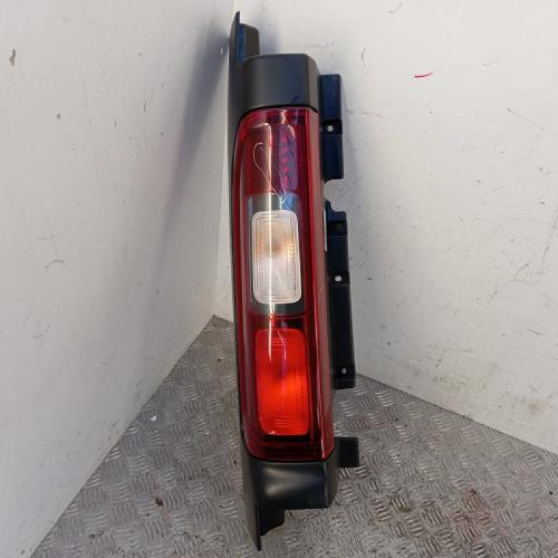 Feu arriere principal gauche (feux) RENAULT TRAFIC 3 COURT