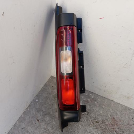 Feu arriere principal gauche (feux) RENAULT TRAFIC 3 COURT Photo n°1