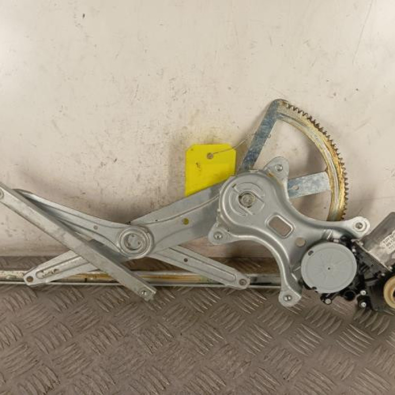 Leve vitre electrique avant gauche TOYOTA COROLLA VERSO 2