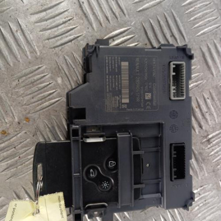 Lecteur de carte (neiman) RENAULT CLIO 4 Photo n°1