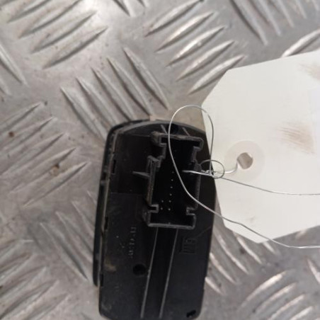 Interrupteur de leve vitre avant gauche OPEL CORSA D