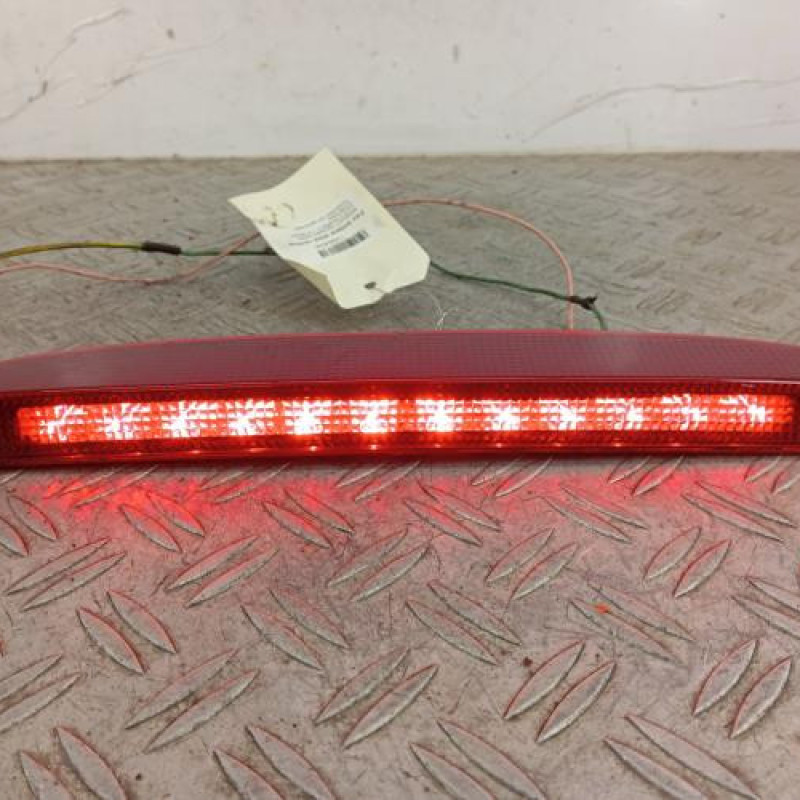 Feu arriere stop central RENAULT CLIO 2