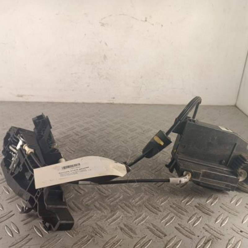 Serrure avant gauche PEUGEOT 308 2 SW Serrure avant gauche PEUGEOT 308 2 SW