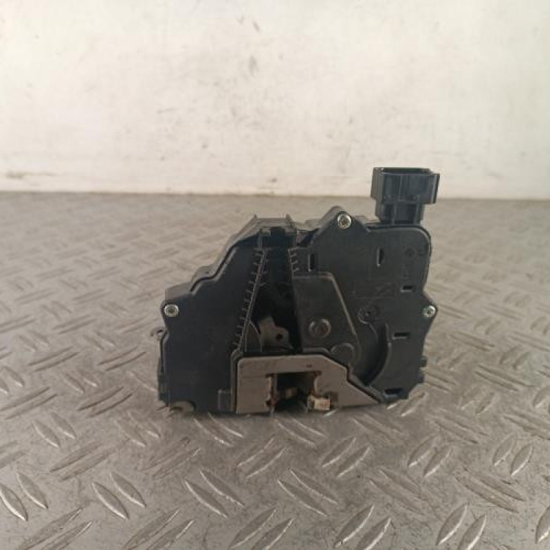 Serrure de porte laterale droite PEUGEOT BOXER 3