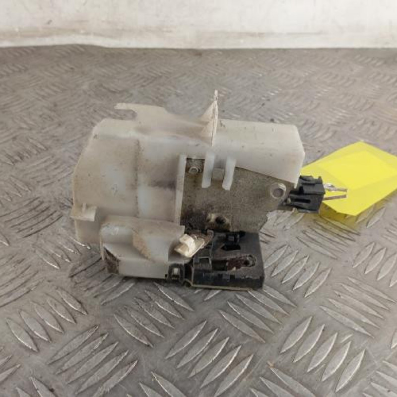 Serrure arriere droit RENAULT CLIO 2