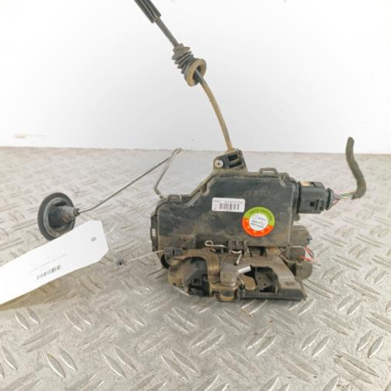 Serrure avant droit VOLKSWAGEN GOLF 4