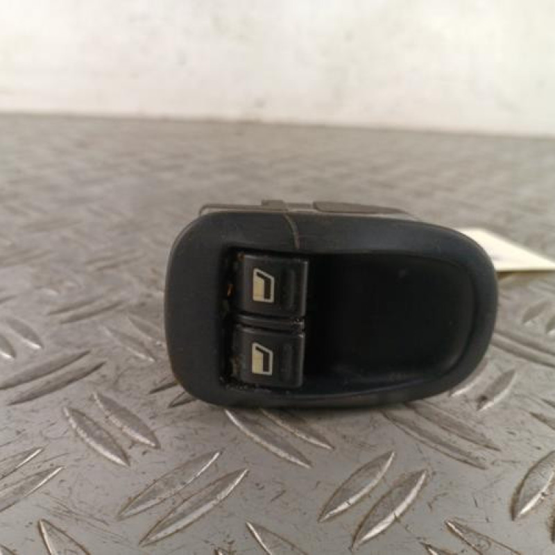 Interrupteur de leve vitre avant gauche PEUGEOT 206