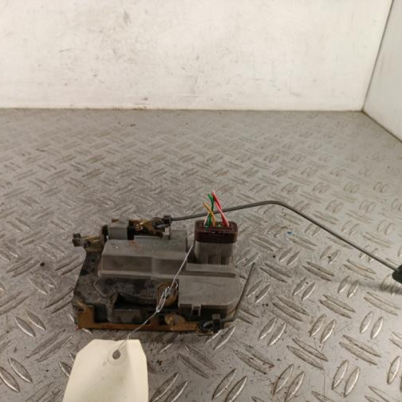 Serrure avant gauche PEUGEOT 206 Serrure avant gauche PEUGEOT 206