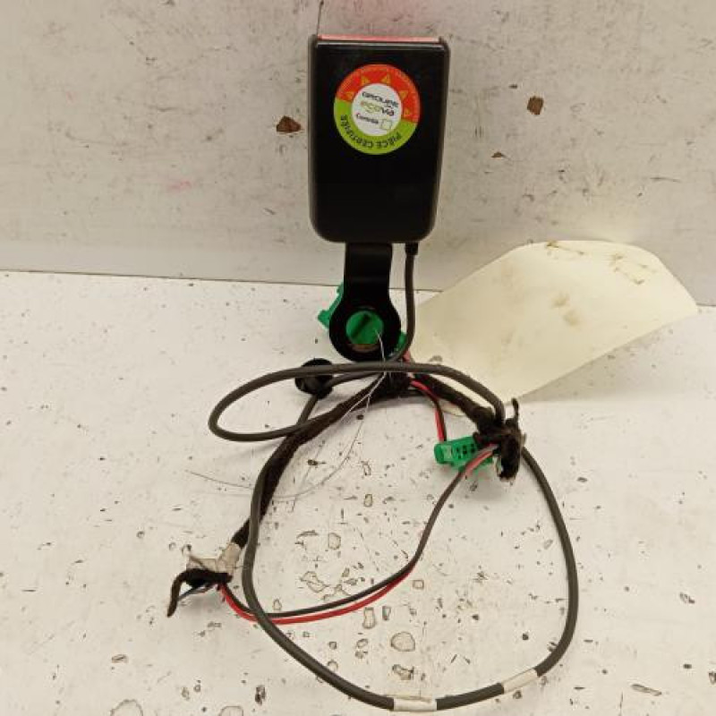Attache ceinture avant gauche DACIA DUSTER 1