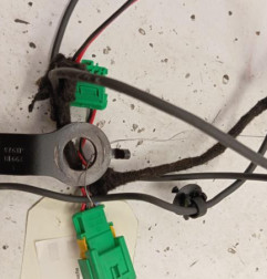 Attache ceinture avant gauche DACIA DUSTER 1 Photo n°3