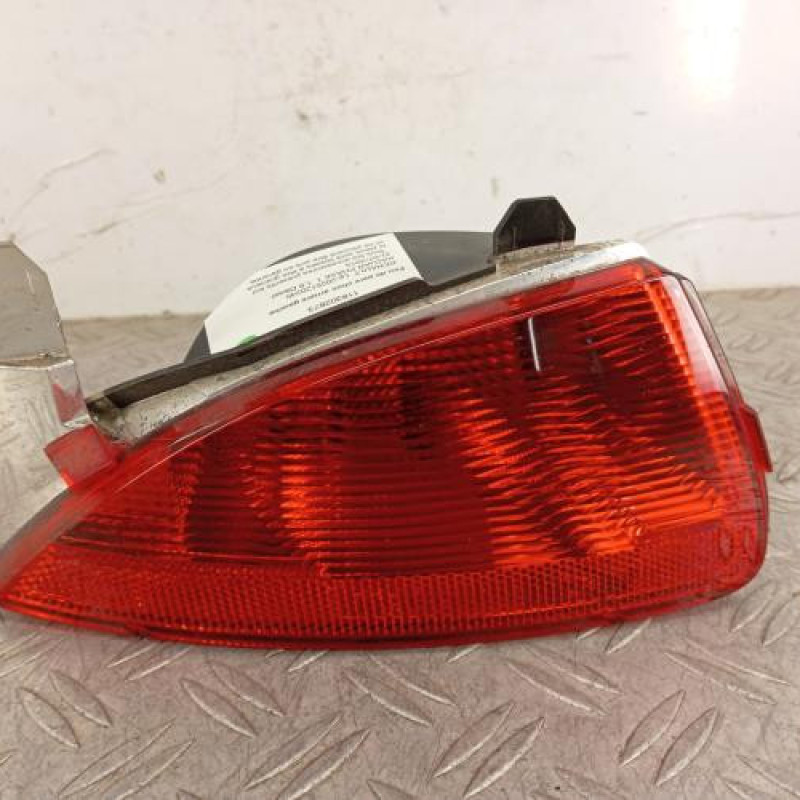 Feu de pare choc arriere gauche RENAULT KADJAR