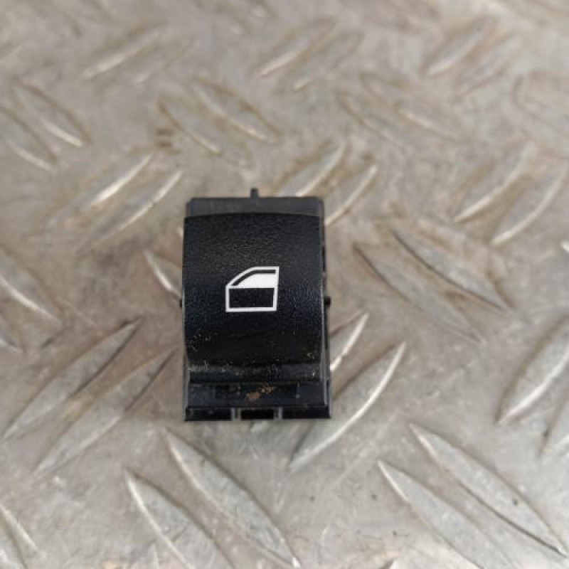 Interrupteur de leve vitre avant droit BMW X6 F16