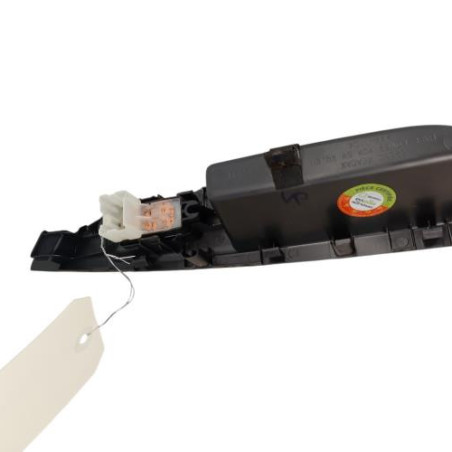 Interrupteur de leve vitre arriere droit NISSAN QASHQAI 2