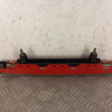 Feu arriere stop central PEUGEOT 3008 1