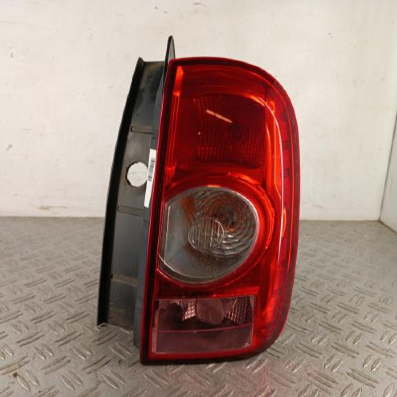 Feu arriere principal droit (feux) DACIA DUSTER 1 Feu arriere principal droit (feux) DACIA DUSTER 1