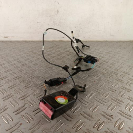 Attache ceinture avant droit DACIA DUSTER 1