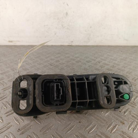 Platine feu arriere gauche DACIA DUSTER 1
