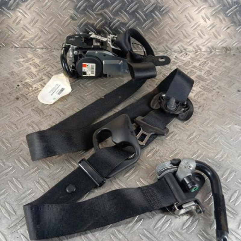 Ceinture avant gauche BMW X6 F16 Ceinture avant gauche BMW X6 F16