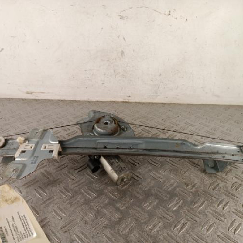 Leve vitre electrique avant gauche DACIA DUSTER 1