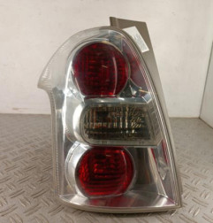 Feu arriere principal gauche (feux) TOYOTA COROLLA VERSO 2 Photo n°1
