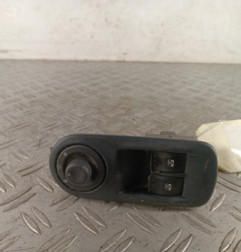 Interrupteur de leve vitre avant gauche RENAULT TRAFIC 2 Photo n°1