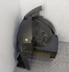 Pare boue avant droit RENAULT TRAFIC 3 COURT