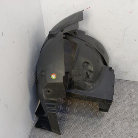 Pare boue avant droit RENAULT TRAFIC 3 COURT