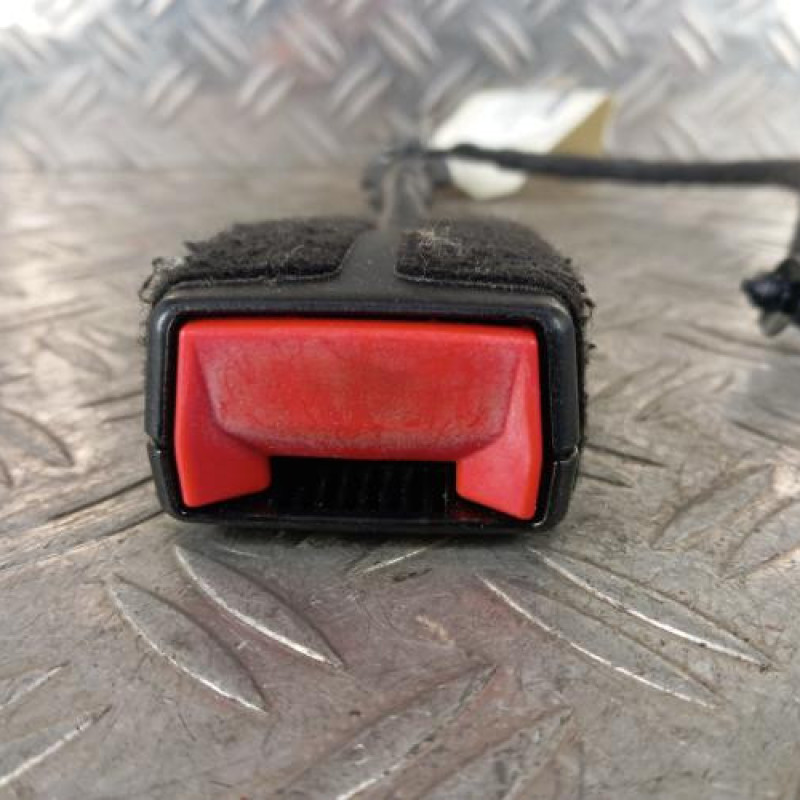 Attache ceinture avant droit FIAT 500X