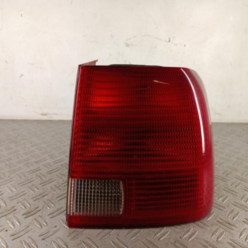 Feu arriere principal droit (feux) VOLKSWAGEN PASSAT 4